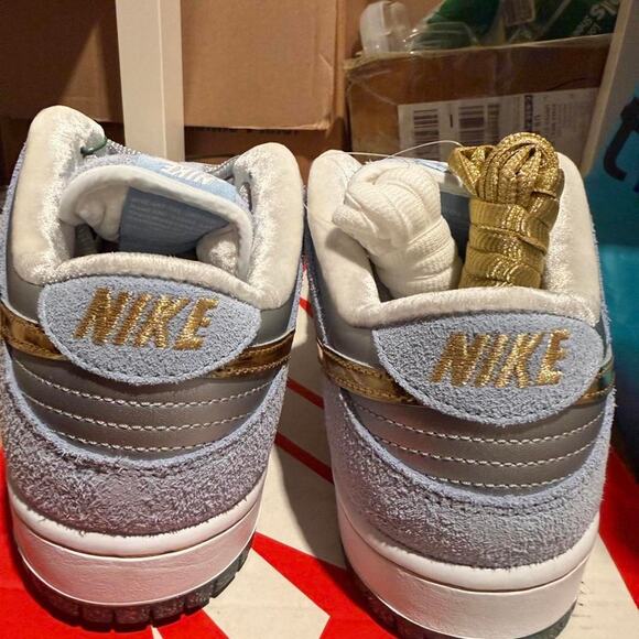 Sean Cliver x Nike SB Dunk Low “Holiday Special” main image 4